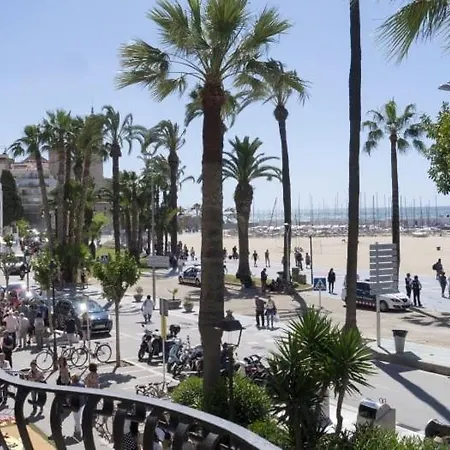 Seafront Batllo Сиджес